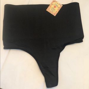 2 pk New Control Top Thong Large /10 (US) NWT